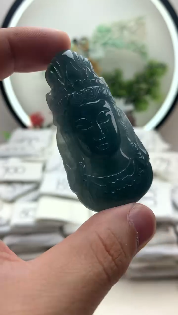 颈饰未镶嵌翡翠观音首
