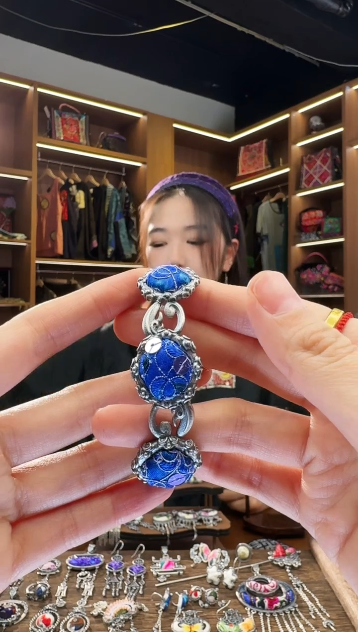 【闪购商品】织绣51黔东南苗族刺绣
