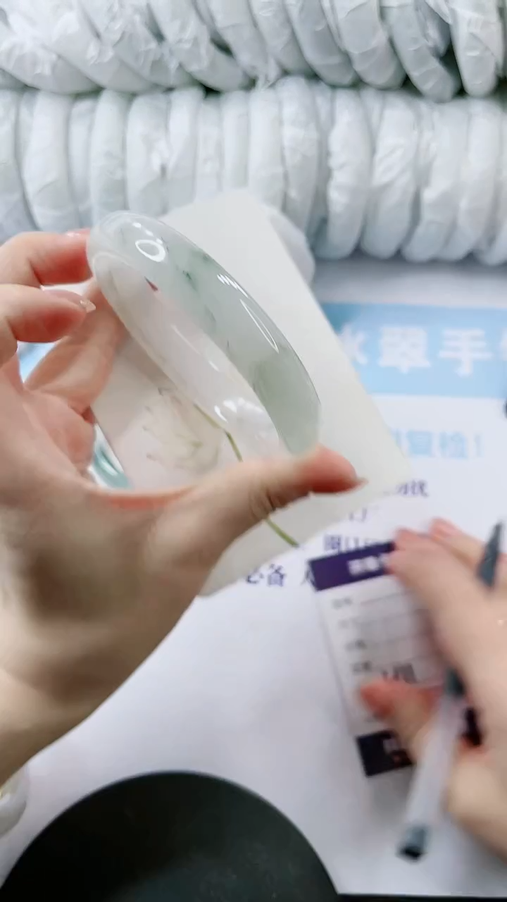 【闪购商品】石英质玉手镯未镶嵌多样性发货L111-65