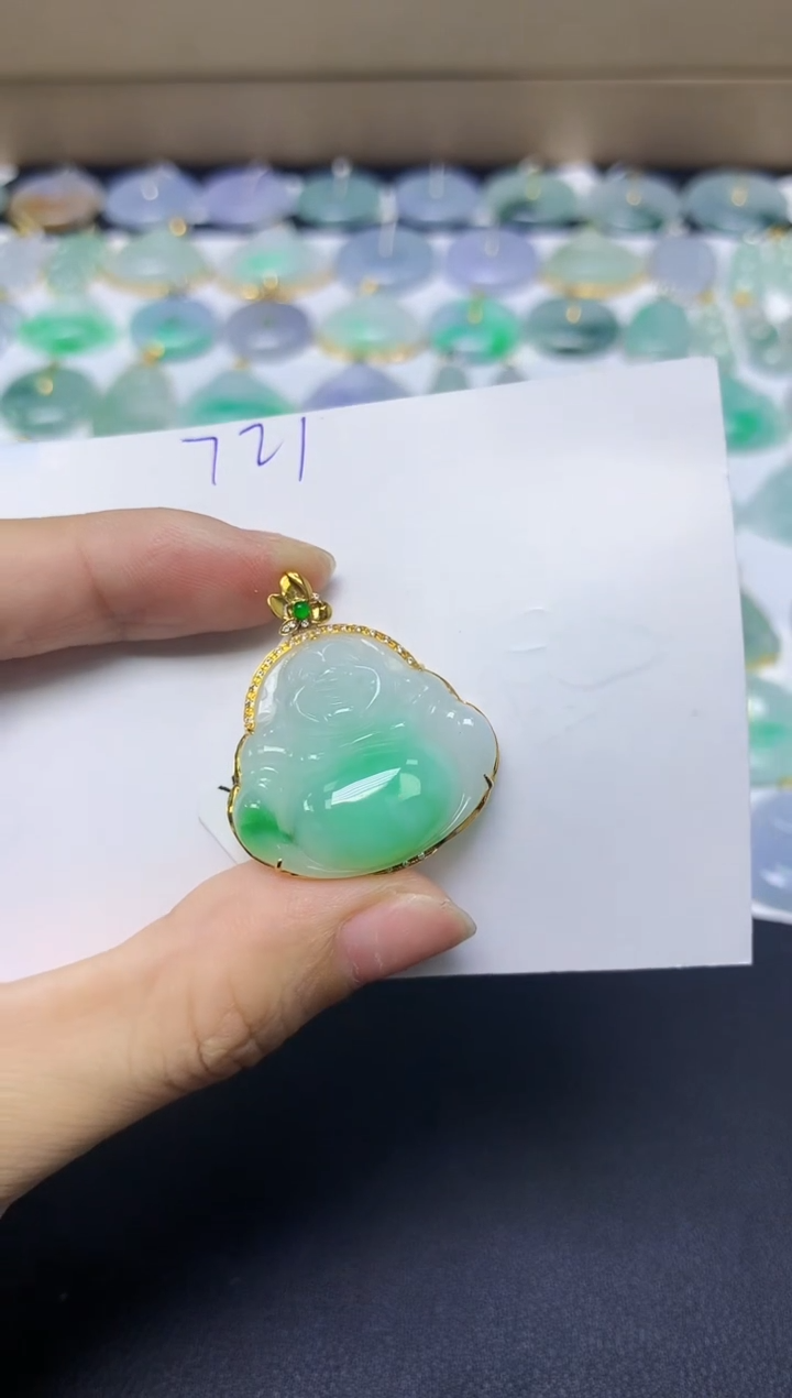 翡翠18K金镶嵌颈饰天然自然緬甸A貨翡翠