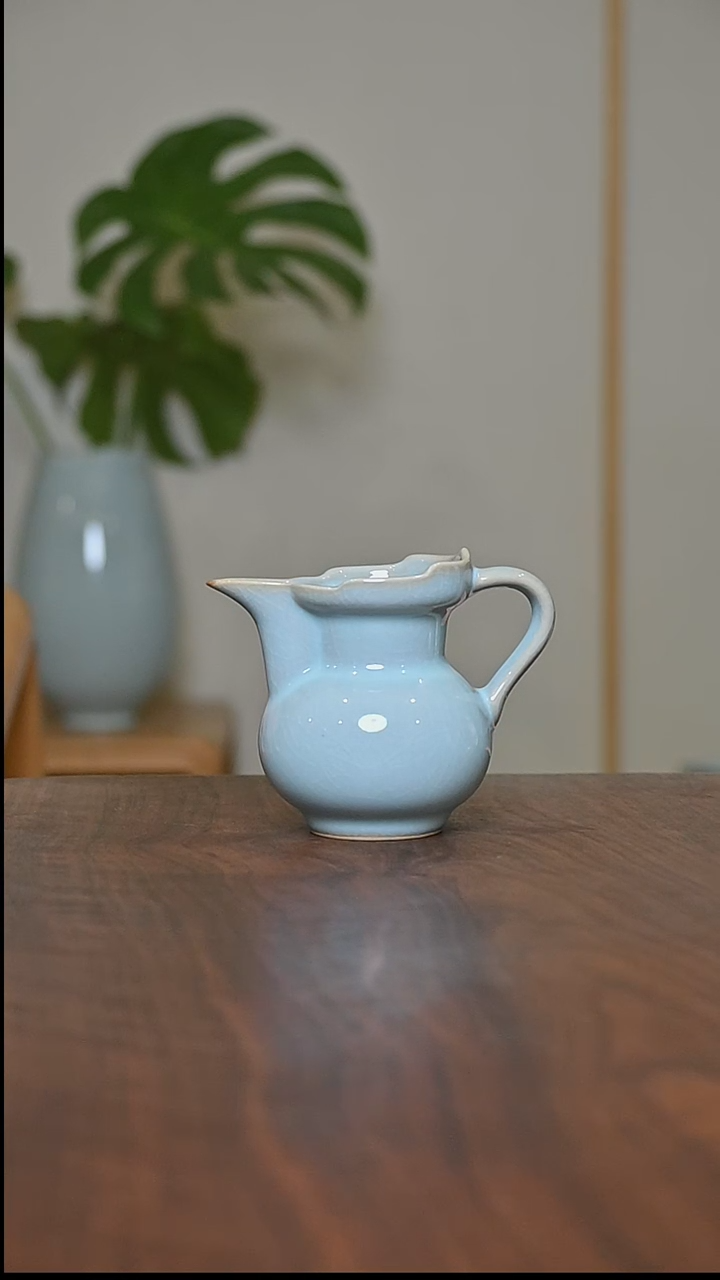天青釉 僧帽公道 微瑕 朱家汝窑款150ml