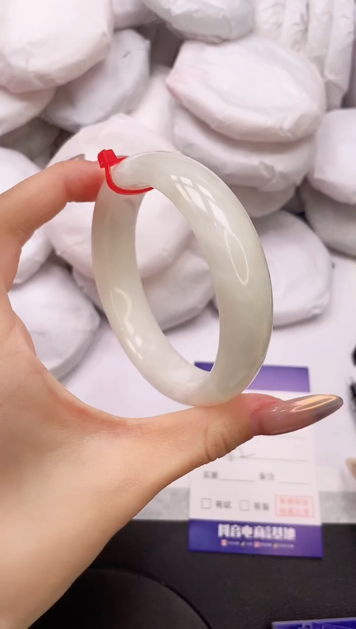 【闪购商品】和田玉手镯未镶嵌4K197-63