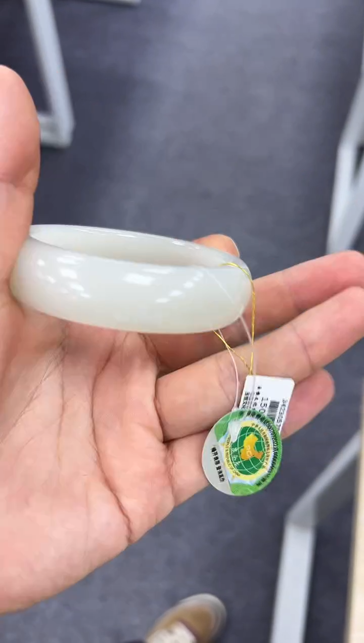 【闪购商品】和田玉手镯未镶嵌58  812野牛沟