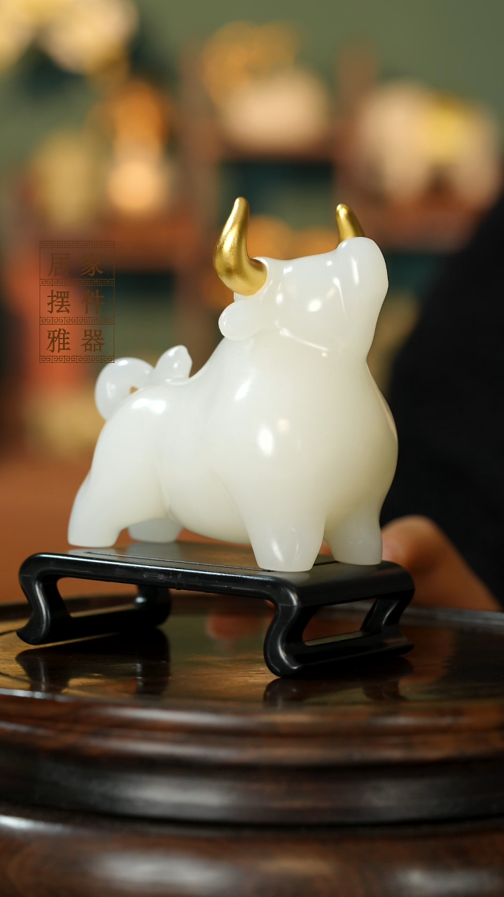 玉《牛气冲天》摆件
