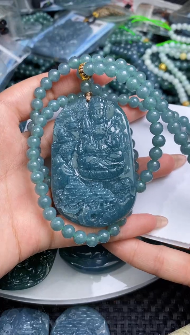 【闪购商品】翡翠颈饰未镶嵌             