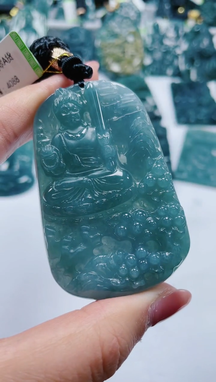 【闪购商品】翡翠颈饰未镶嵌