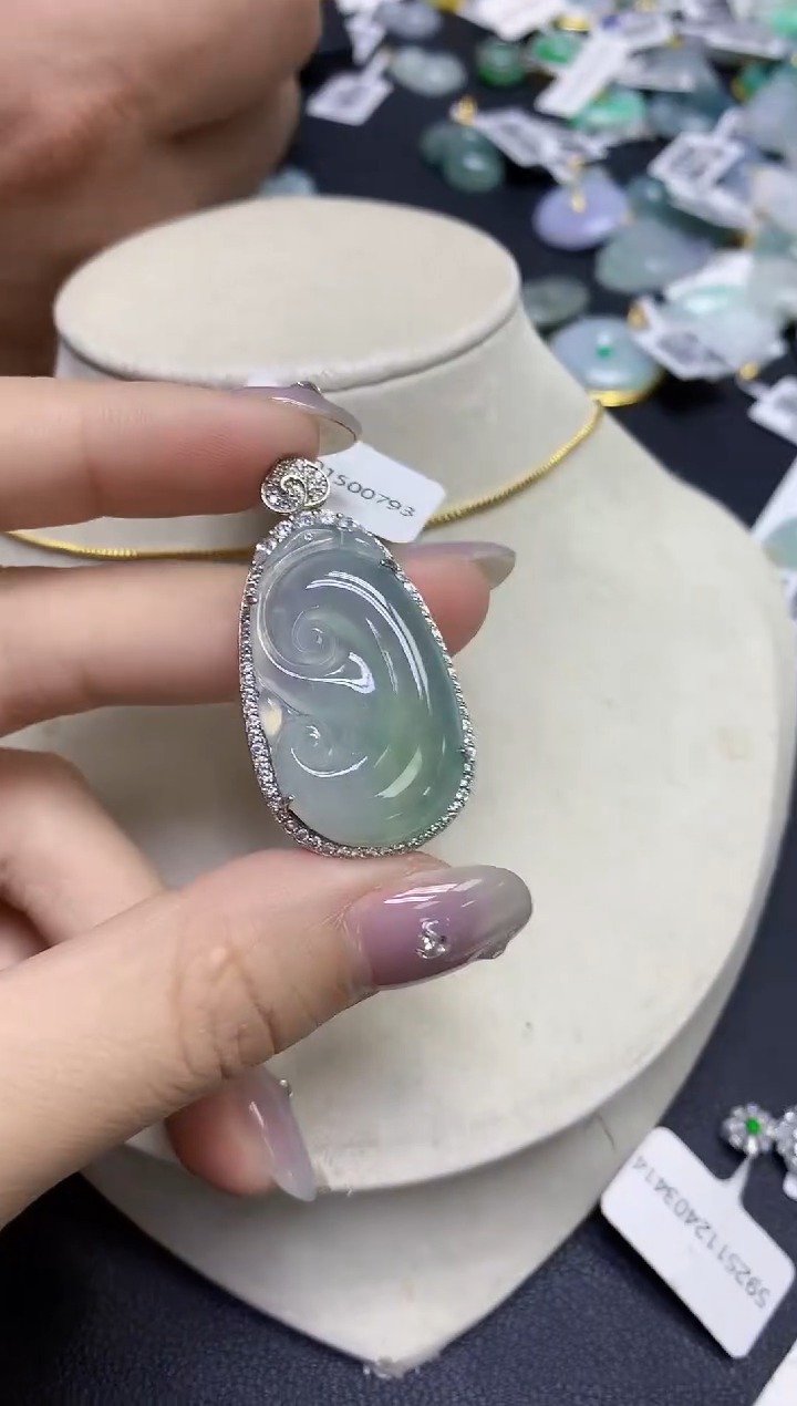 颈饰未镶嵌翡翠天然缅甸翡翠A货多样性发一件