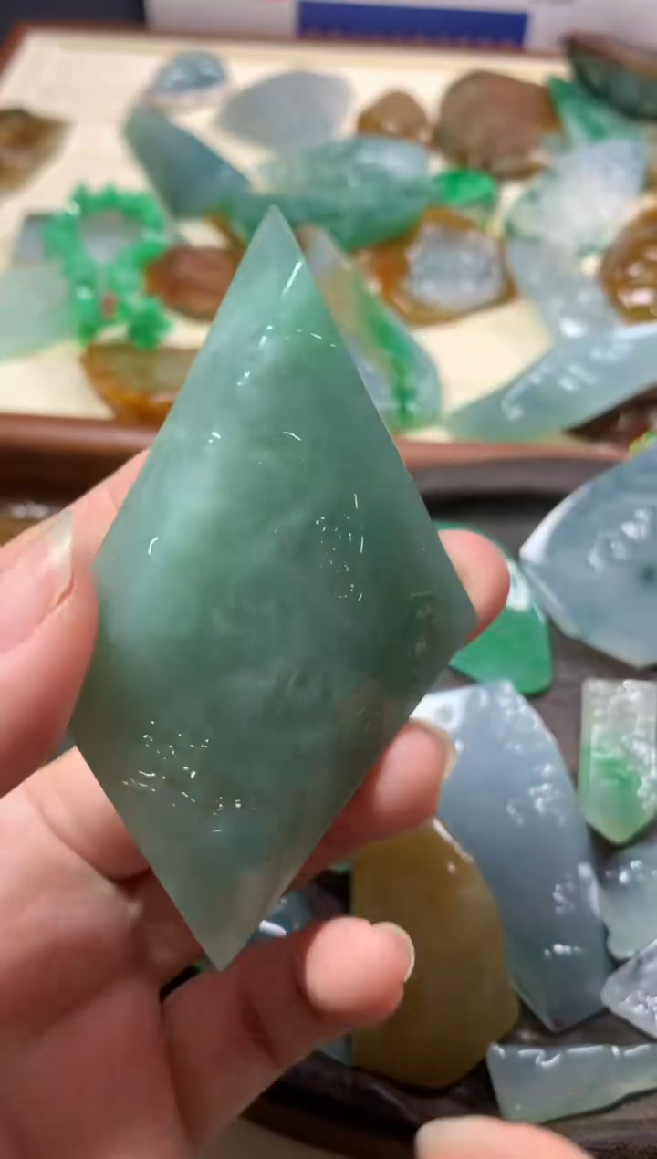 【闪购商品】翡翠颈饰未镶嵌吊坠