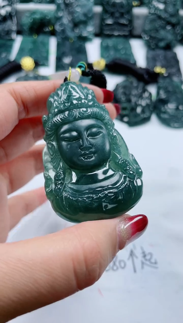 【闪购商品】翡翠颈饰未镶嵌