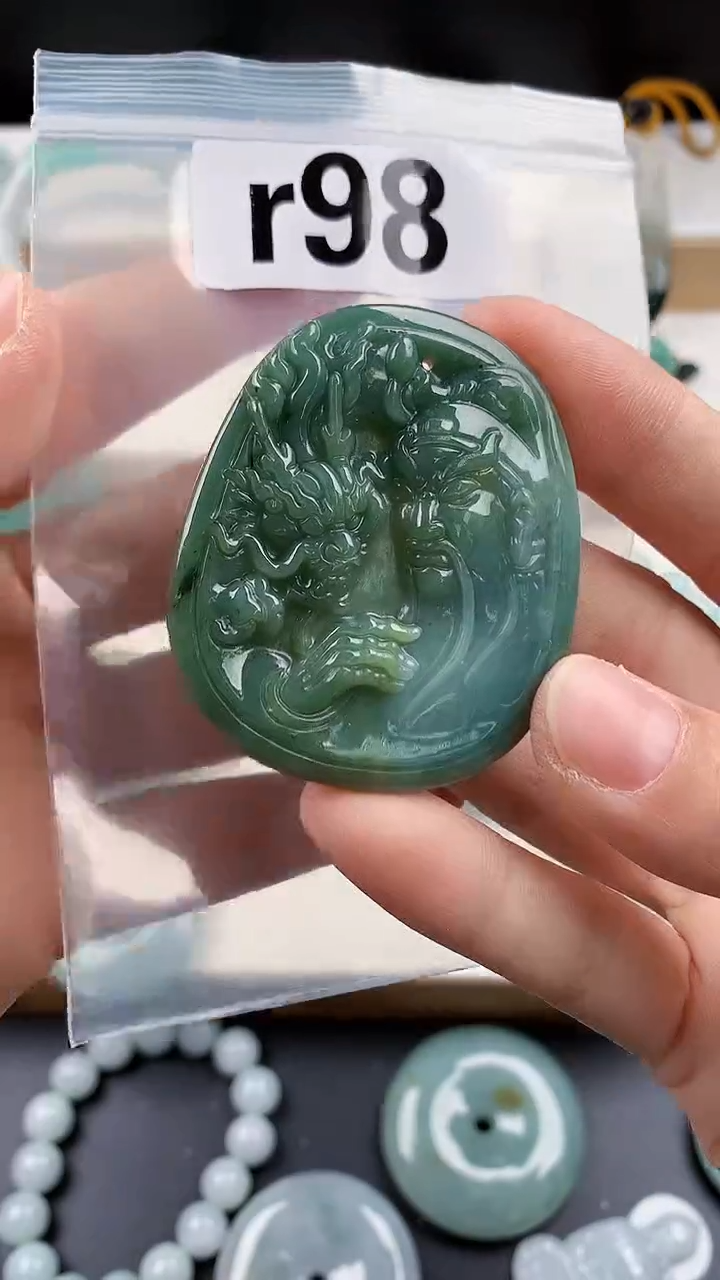 颈饰未镶嵌翡翠天然翡翠吊坠挂件1