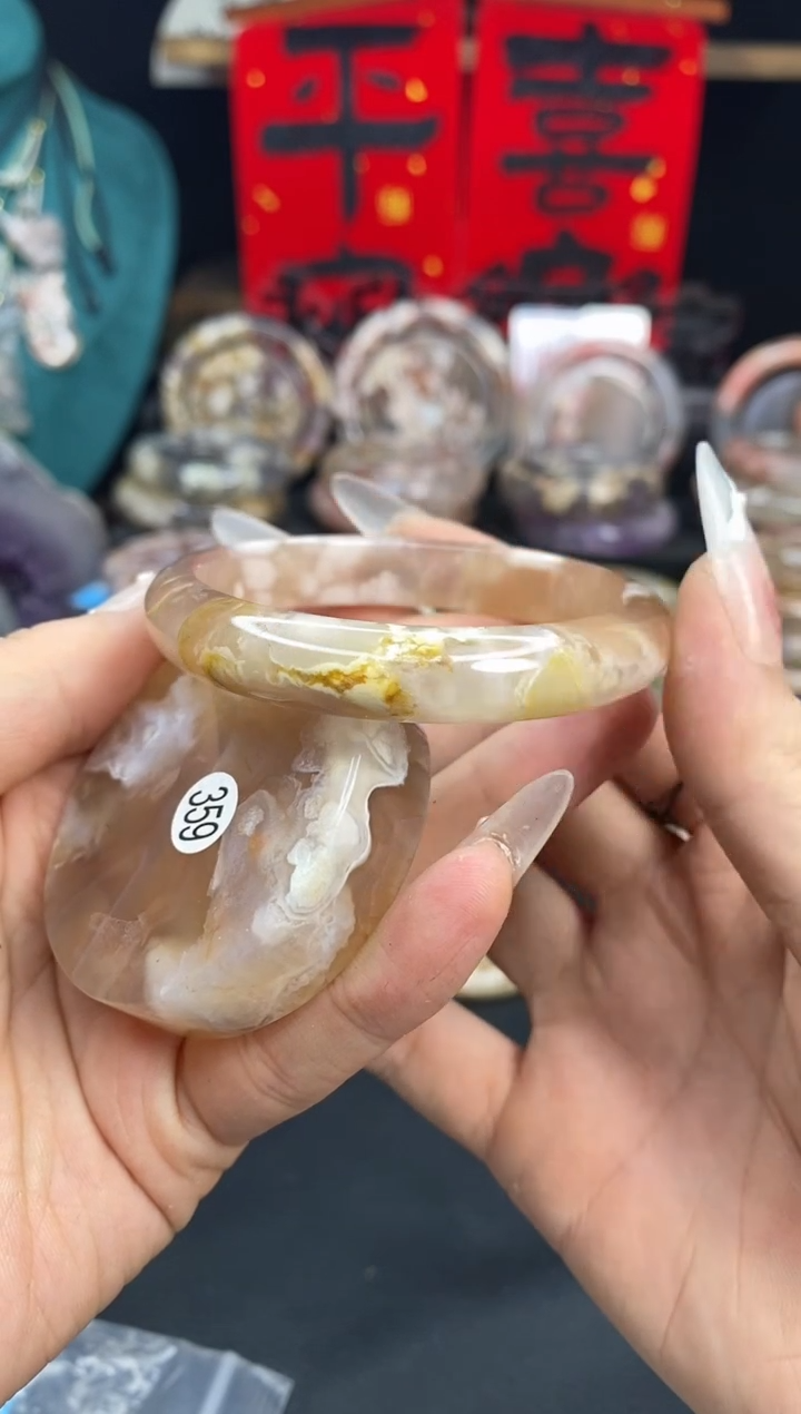 【闪购商品】石英质玉手镯（圆镯）未镶嵌54