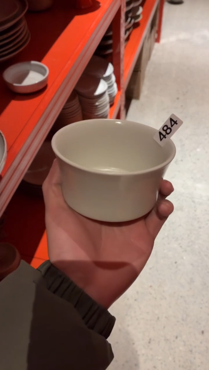 瓷片z****️484微瑕白色竹节碗1个