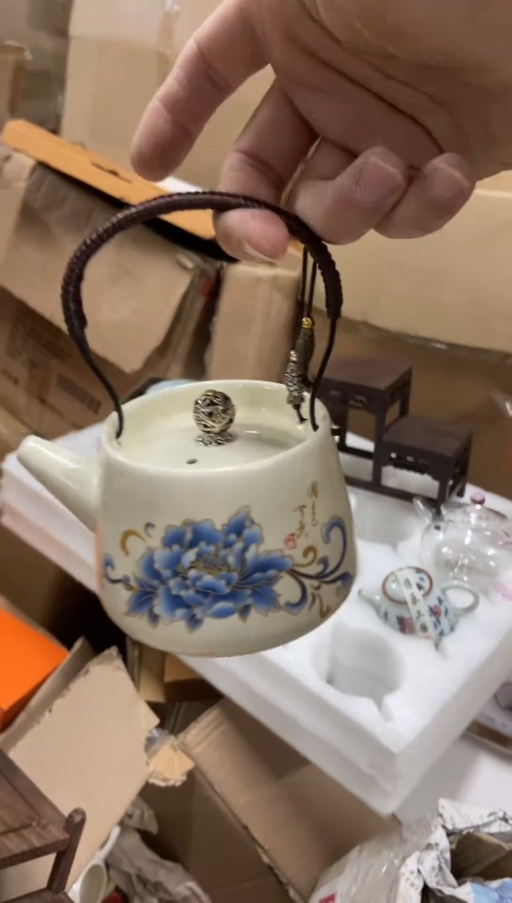 无运费险有瑕疵的摄影的产品有使用过的痕迹有点脏介意勿拍