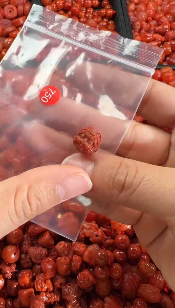 【闪购商品】南红玛瑙颈饰未镶嵌1