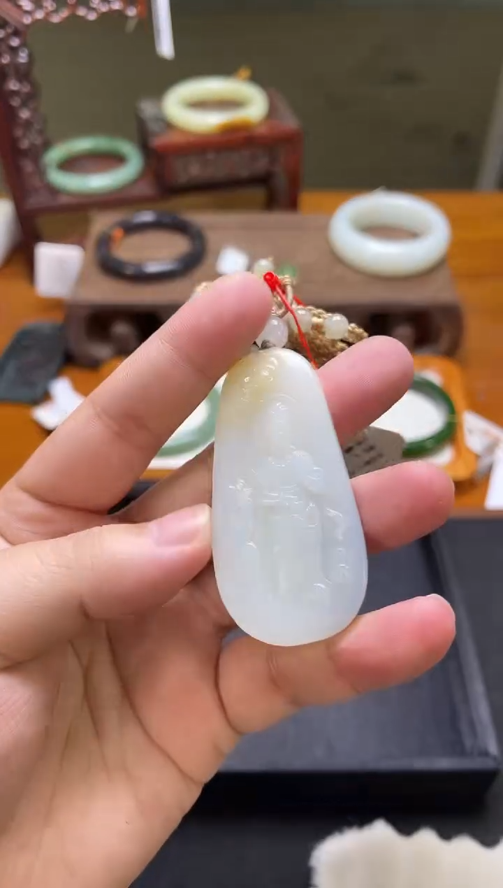 吊坠(不含链)未镶嵌和田玉若羌三色 观音 