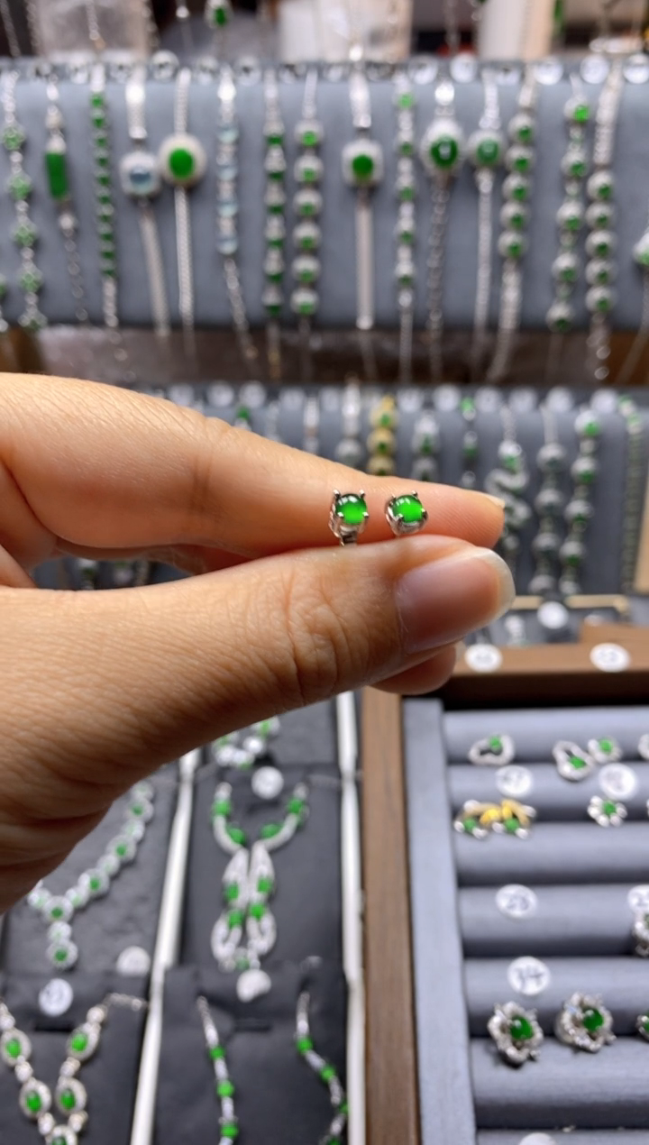 【闪购商品】翡翠颈饰银S925镶嵌翡翠