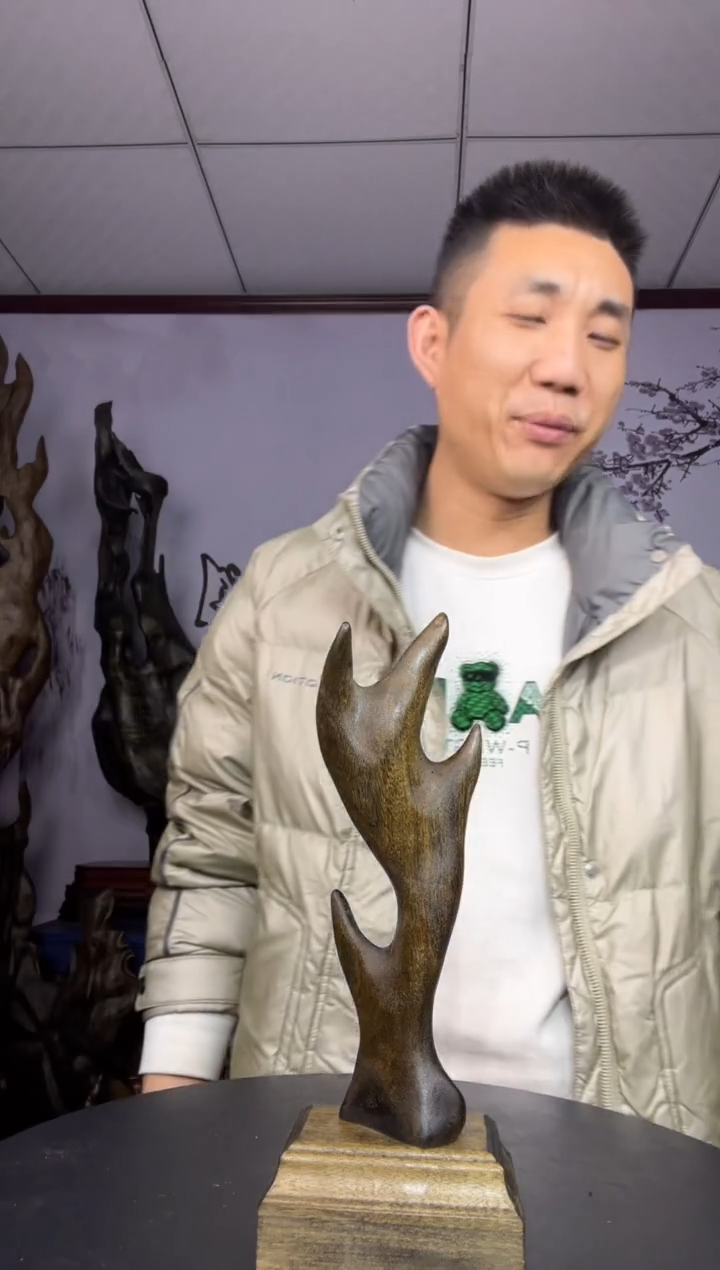 金丝楠木雕款医****6金丝楠木工艺品摆件