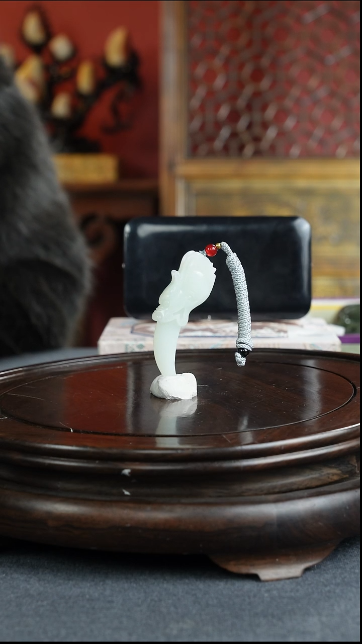 未镶嵌和田玉挂件云**。1