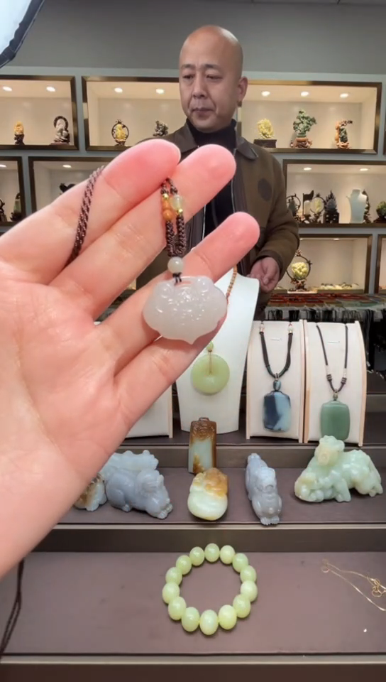 颈饰未镶嵌和田玉1