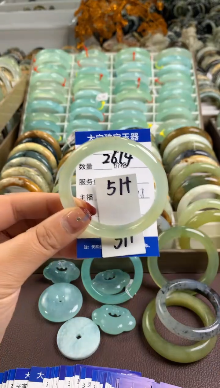 【闪购商品】蛇纹石玉手镯未镶嵌2614