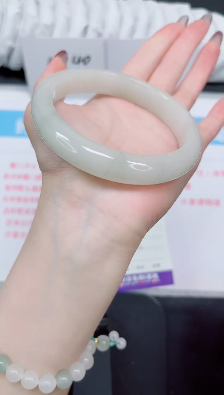 【闪购商品】石英质玉手镯未镶嵌274
