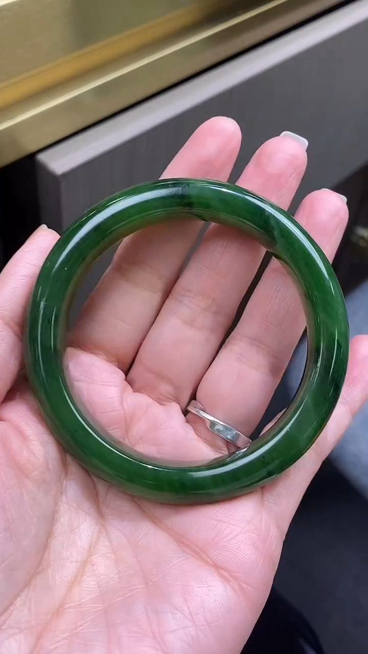 未镶嵌手镯和田玉（碧玉）@*月和田玉碧玉手镯57.8mm