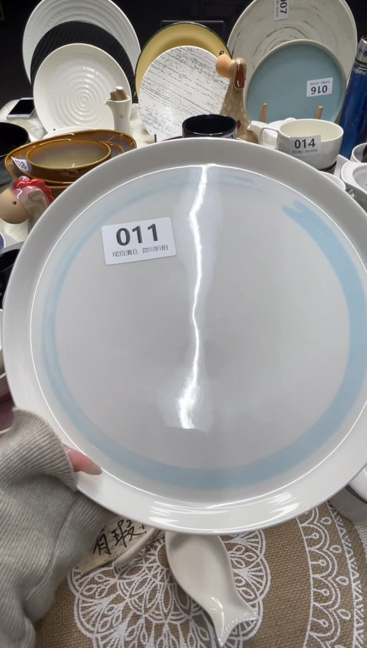 新骨瓷011瑕疵 浅蓝笔刷  10.25高边盘