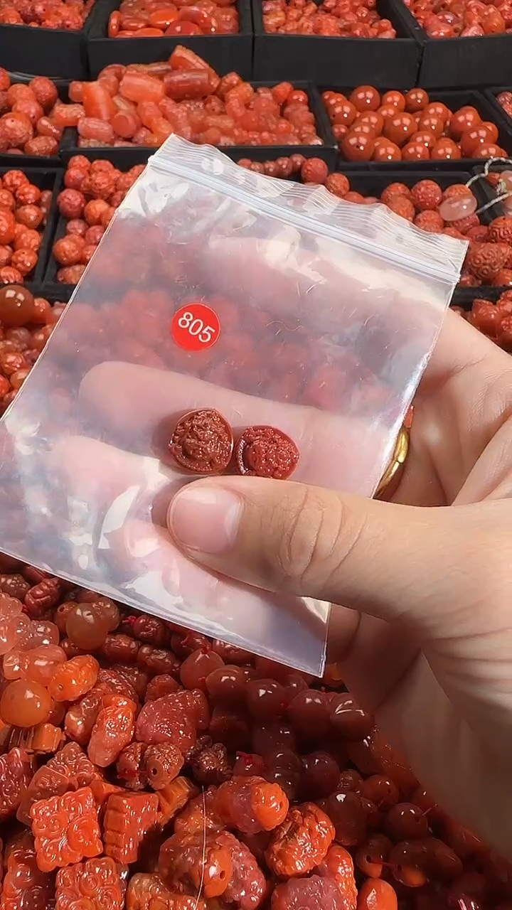 颈饰未镶嵌南红玛瑙1