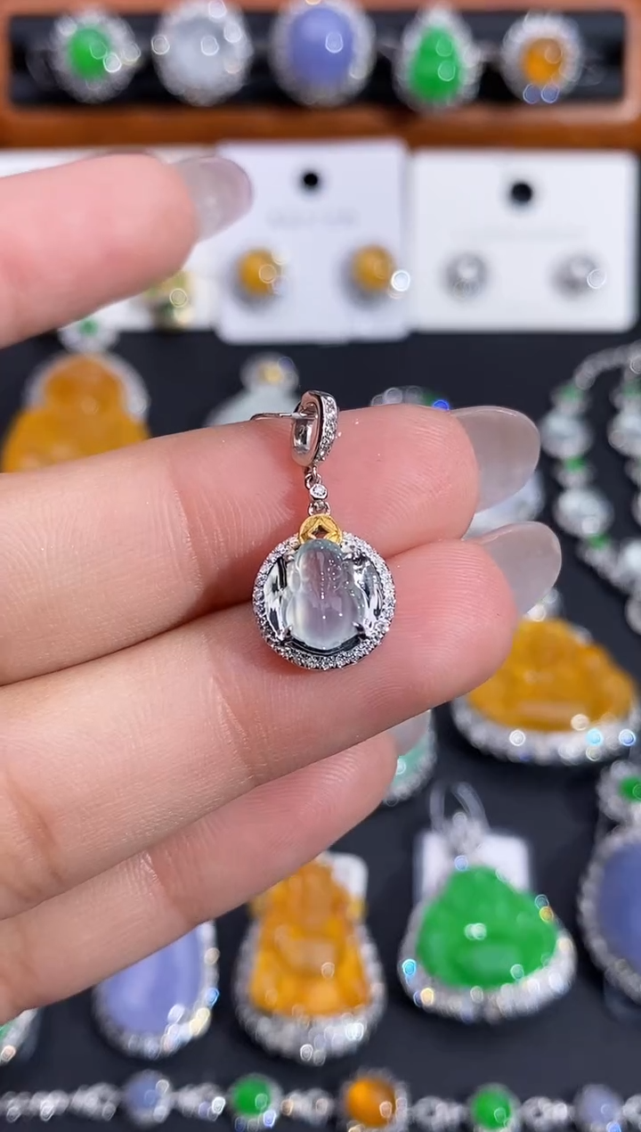 【闪购商品】翡翠颈饰18K金镶嵌吊坠