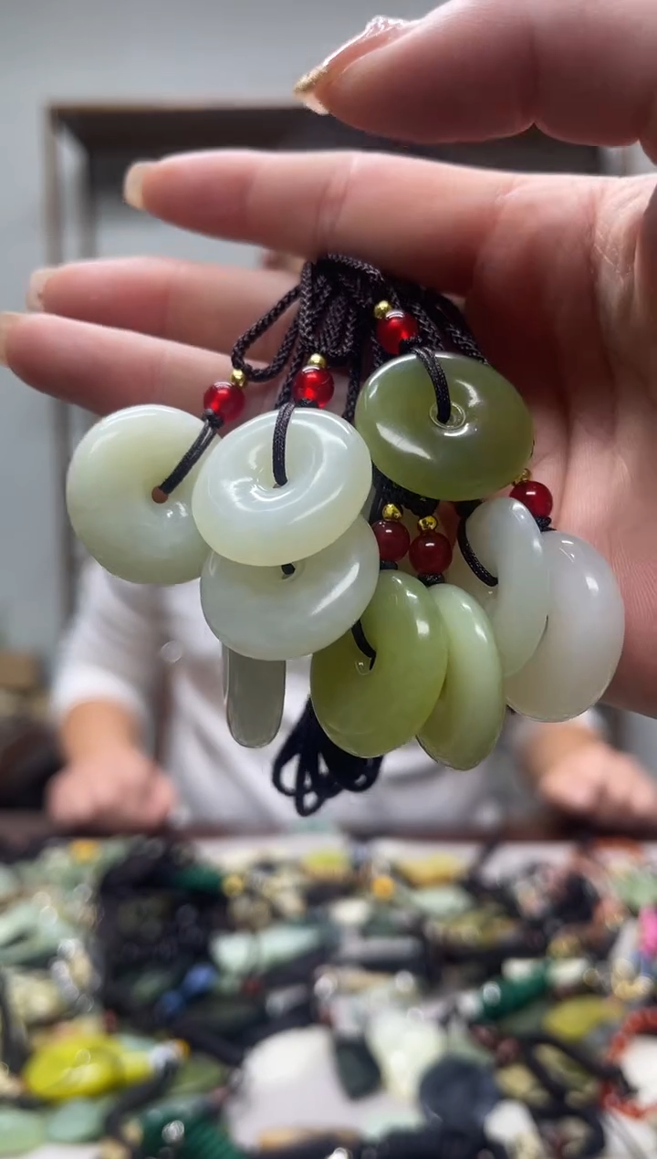 未镶嵌岫玉吊坠多样性发货其中发一