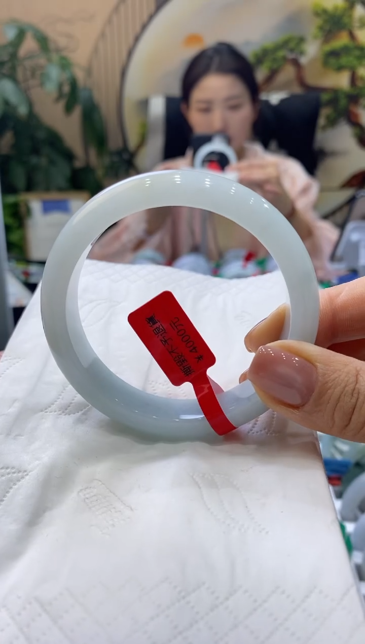 【闪购商品】翡翠手镯未镶嵌99903281