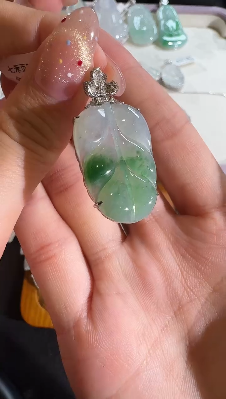 【闪购商品】翡翠吊坠(不含链)18K金镶嵌【源头工厂】钻石镶嵌