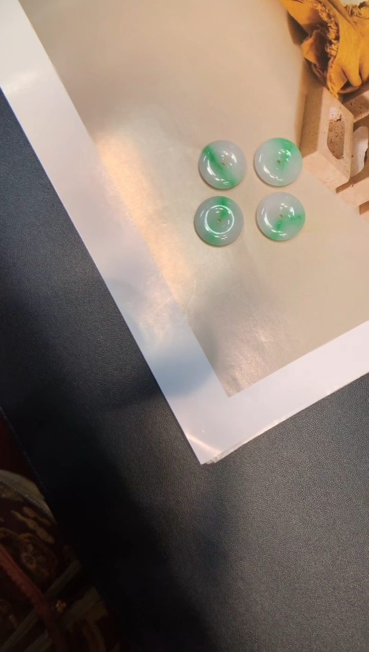 颈饰未镶嵌翡翠平安扣 多样性发一件