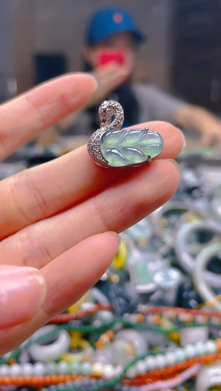 翡翠未镶嵌颈饰/D/翡翠A货一图一物