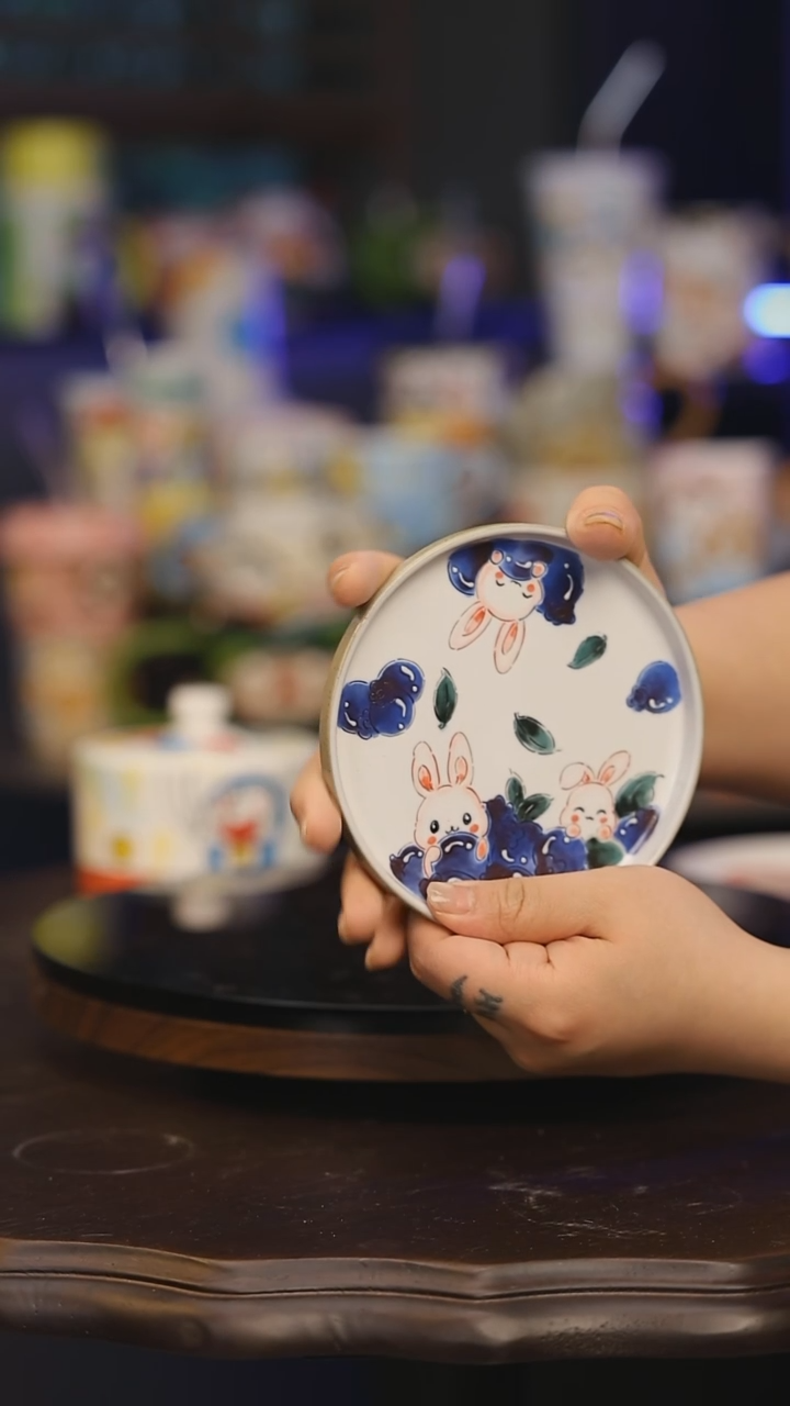 【闪购商品】摆件景德镇釉下彩绘设计师款式陶瓷