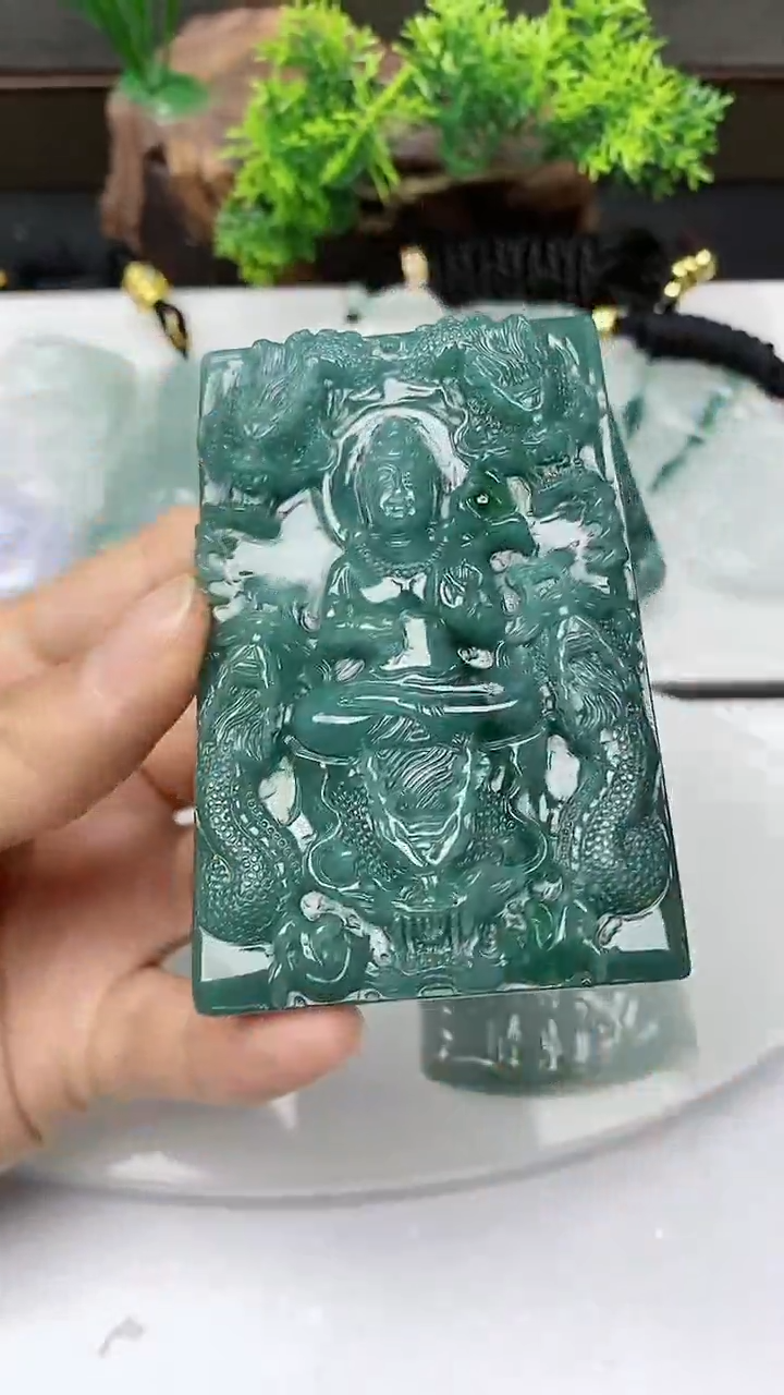 【闪购商品】翡翠颈饰未镶嵌          