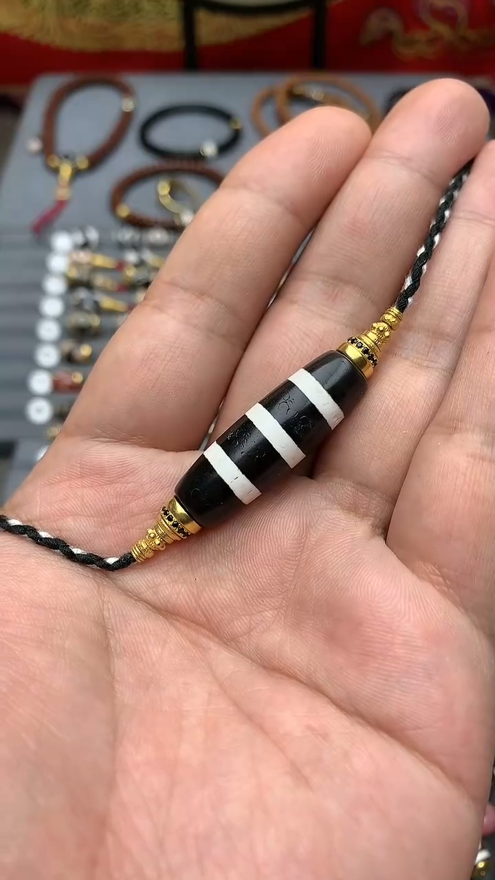 【闪购商品】玛瑙/玉髓单珠18K金镶嵌25010250456