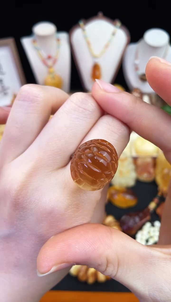琥珀未镶嵌珠宝奇石柒月