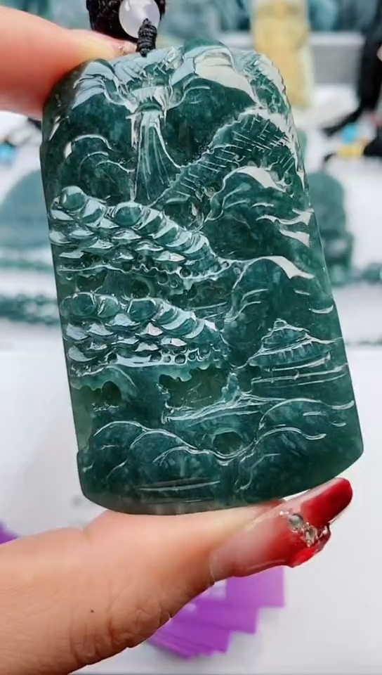 【闪购商品】翡翠颈饰未镶嵌          