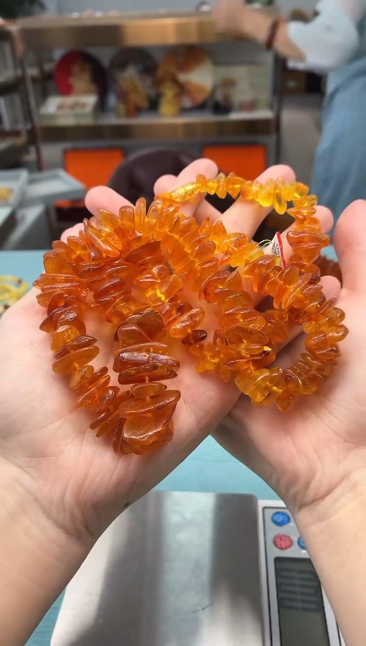 未镶嵌颈饰琥珀随型项链