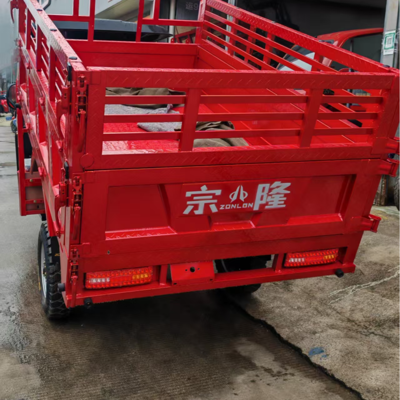 3吨新能源电动叉车电动搬运车
