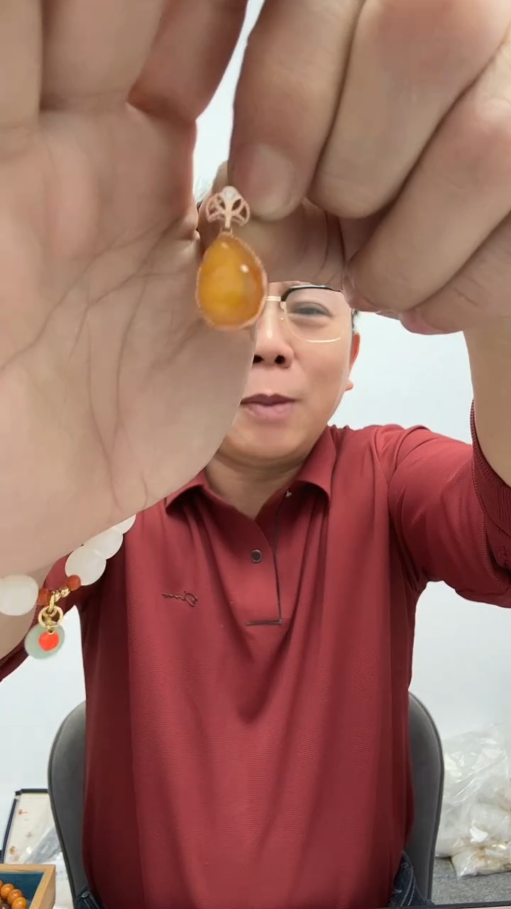 【闪购商品】琥珀裸石未镶嵌53天然蜜蜡（有瑕介意勿拍）