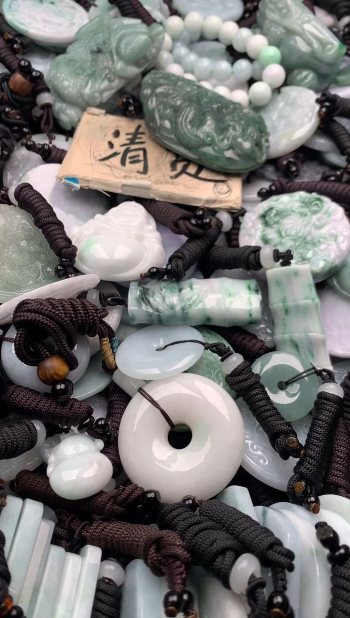 【闪购商品】翡翠吊坠(不含链)未镶嵌1
