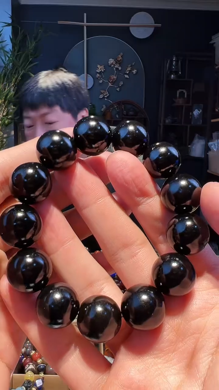 【闪购商品】和田玉手串未镶嵌18+精圆
