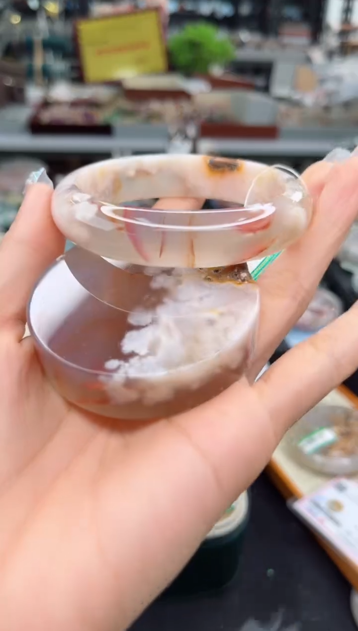 【闪购商品】石英质玉手镯未镶嵌59圈口（赠品镯心）6379124