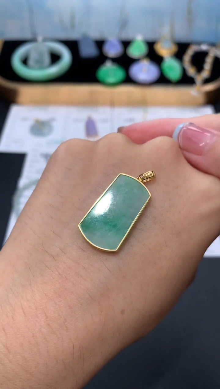 18K金镶嵌定制翡翠48小时鉴赏期 退货不扣服务费