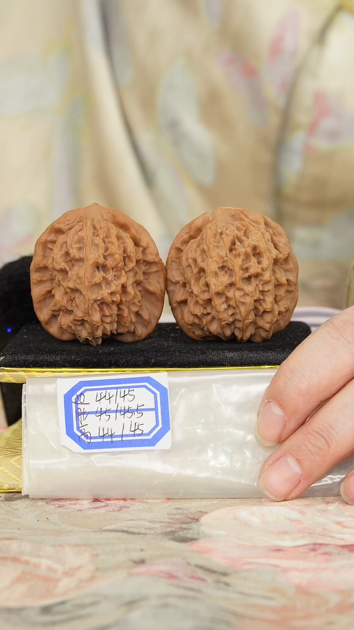 【闪购商品】文玩核桃把件非嫁接马老四