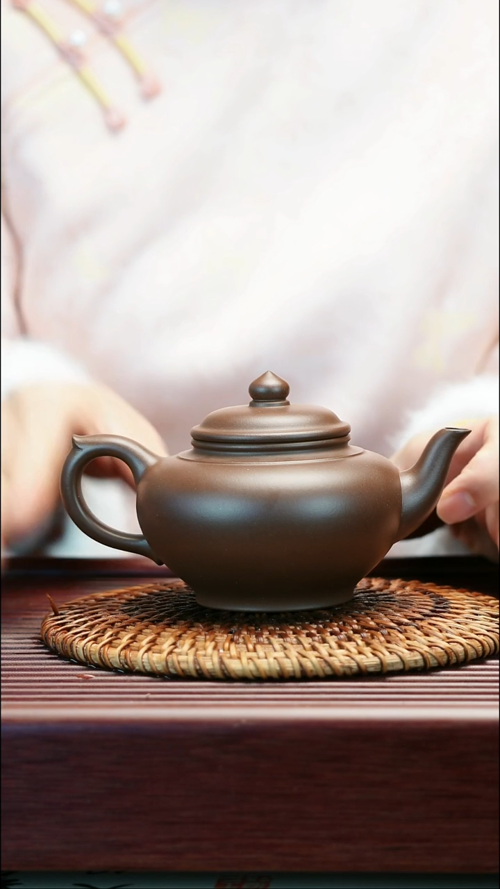 茶壶紫砂某革料 笑樱壶  200cc
