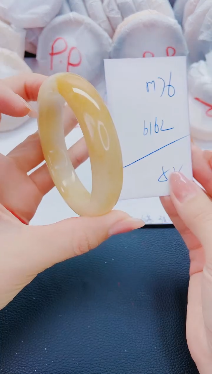 石英质玉手镯未镶嵌M76-61-62