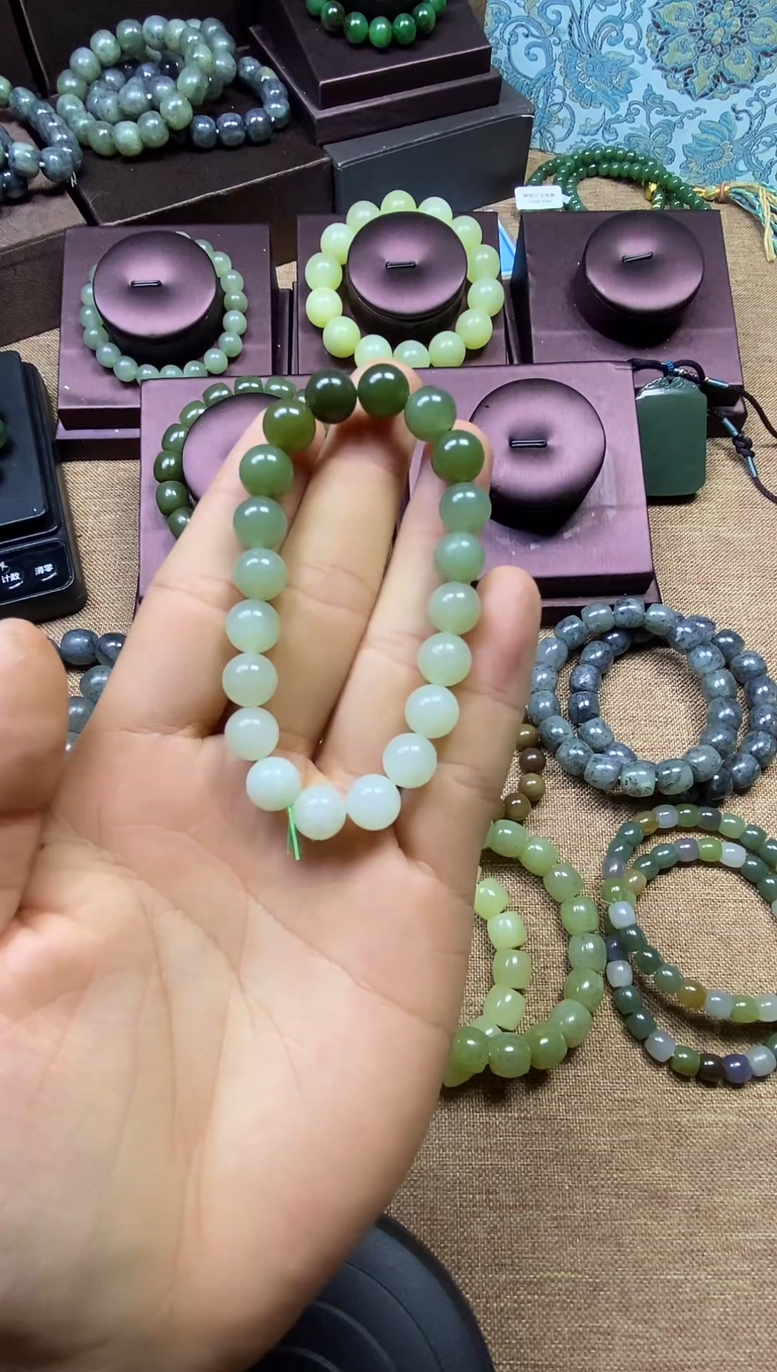 手串未镶嵌和田玉带***瑰和田玉手串